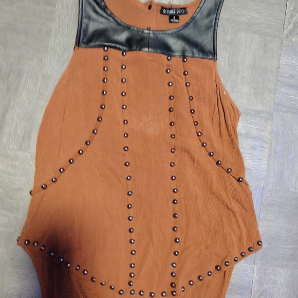 Studded sleeveless top - Picture 7 of 13